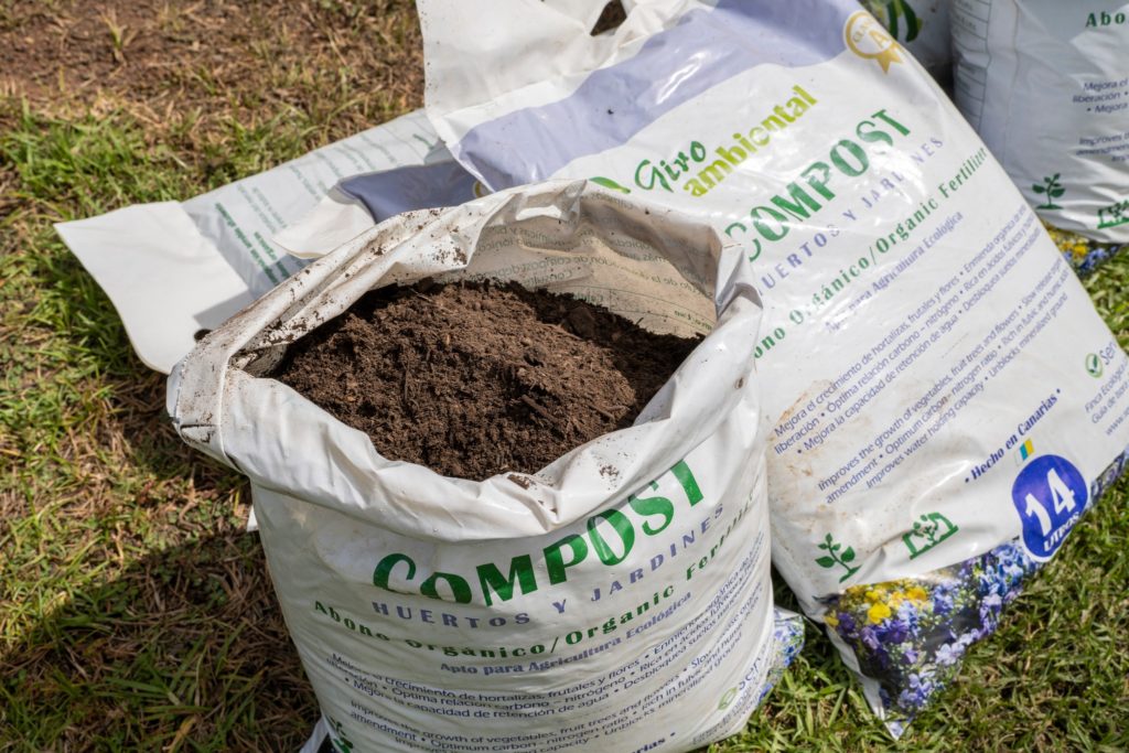 GF Gran Costa Adeje recibe muestras del compost A+ del proyecto ‘Comunidades Turísticas Circulares’ 